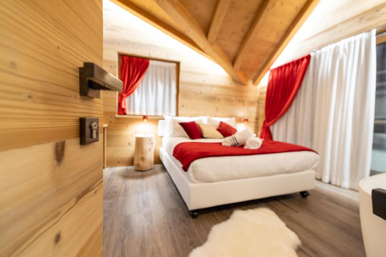Chalet Imbosc'Che - 5 Beautiful Rooms In Charming B&B Ливиньо Екстериор снимка