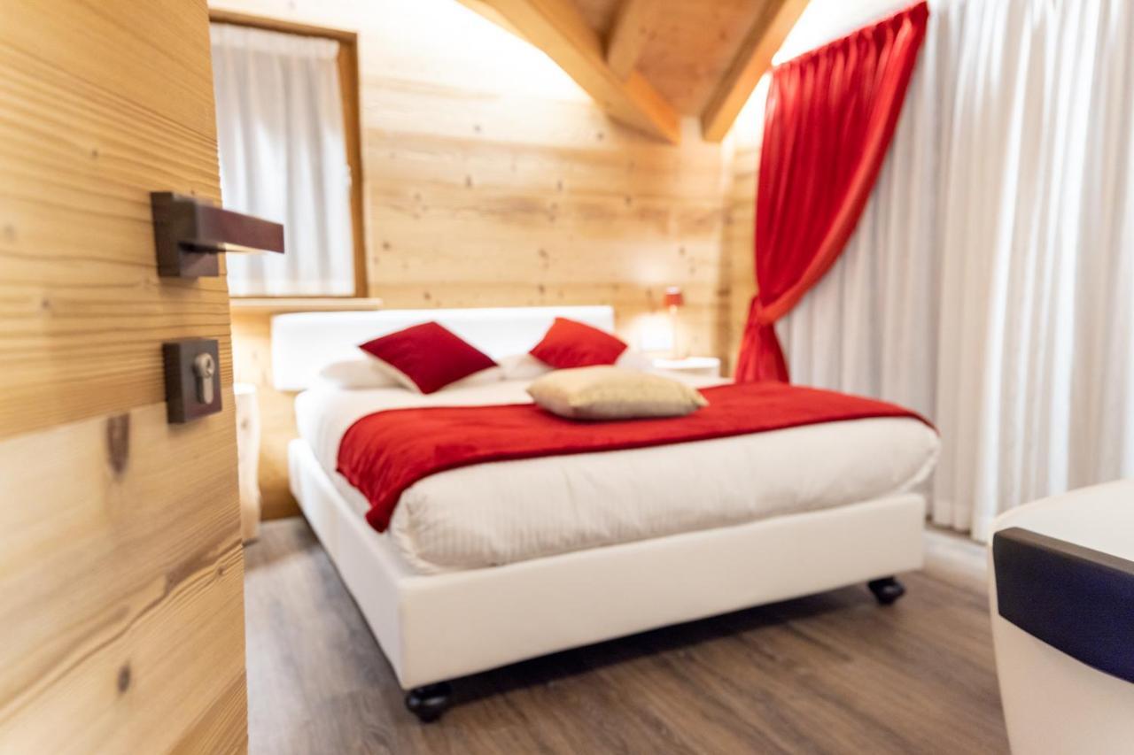 Chalet Imbosc'Che - 5 Beautiful Rooms In Charming B&B Ливиньо Екстериор снимка